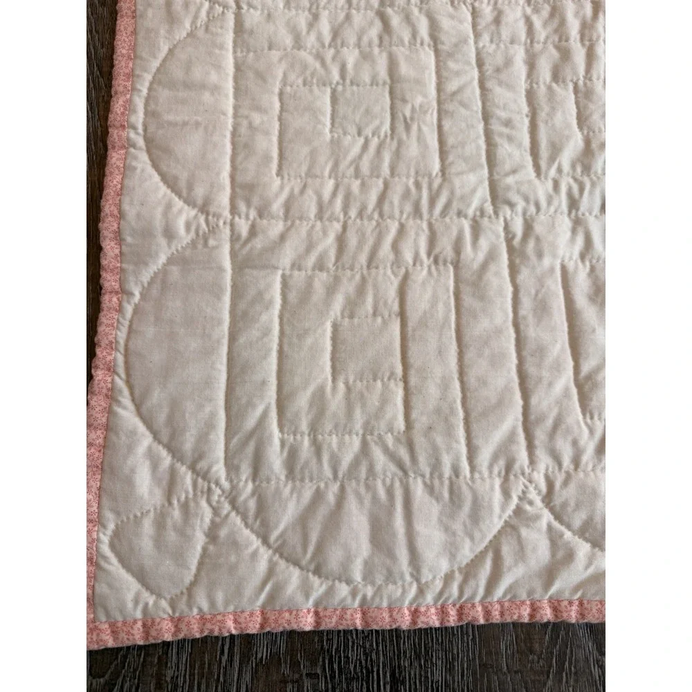 Amish Baby Quilt Hand Sewn Pastel Floral Pattern Cream Back 26x38 New